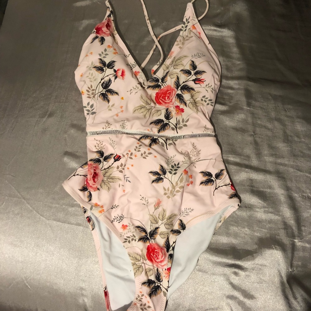 Cupshe Floral Onepiece Swimsuit